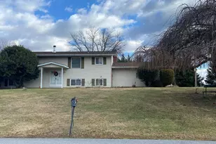 18 Beacon Dr, Martinsburg, WV 25403 - Photo 3