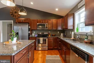 33 Twickenham Dr, Martinsburg, WV 25403 - Photo 7