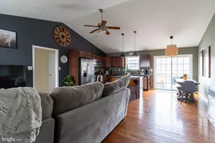 33 Twickenham Dr, Martinsburg, WV 25403 - Photo 3