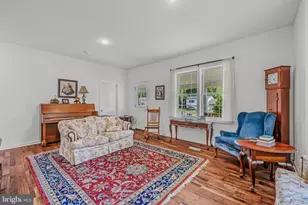 9434 Winchester Ave, Bunker Hill, WV 25413 - Photo 7