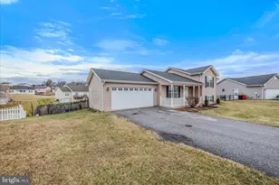 44 Spyglass Dr, Martinsburg, WV 25403 - Photo 3