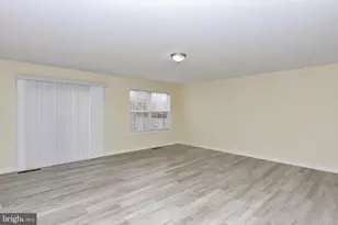 24 Sanford Dr, Bunker Hill, WV 25413 - Photo 9