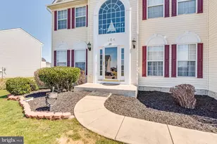 124 Chandlers Glen Dr, Bunker Hill, WV 25413 - Photo 3