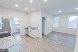 215 W King St, Martinsburg, WV 25401 - Photo 3