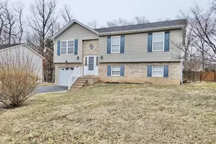 206 Scarlet Oak Dr, Martinsburg, WV 25405 - Photo 1