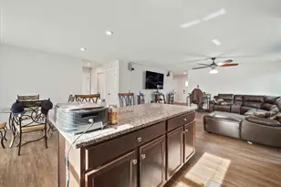 16 Opulent Ct, Hedgesville, WV 25427 - Photo 7