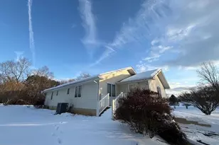 225 Keepsake Dr, Falling Waters, WV 25419 - Photo 5