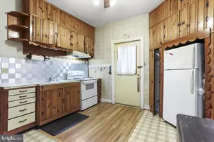 206 E Burke St, Martinsburg, WV 25401 - Photo 11