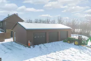 325 Saddlebred Dr, Hedgesville, WV 25427 - Photo 43