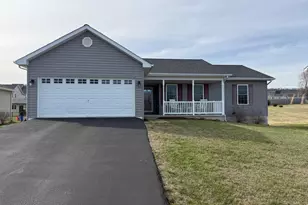 82 LaTrobe Dr, Martinsburg, WV 25403 - Photo 1
