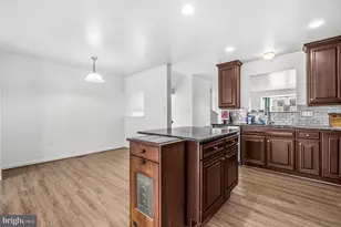 31 Wayside Ct, Falling Waters, WV 25419 - Photo 9