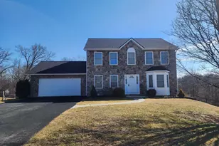 185 Embassy Ct, Martinsburg, WV 25405 - Photo 3