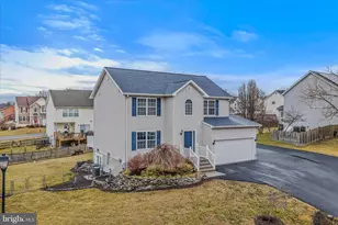 448 Thayers Gull Dr, Martinsburg, WV 25405 - Photo 5
