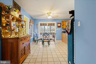 462 Camelot Blvd, Falling Waters, WV 25419 - Photo 9