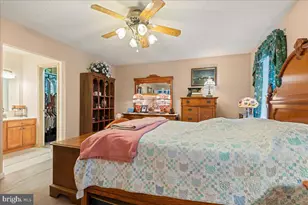 462 Camelot Blvd, Falling Waters, WV 25419 - Photo 27