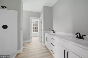 831 Avanti Dr, Bunker Hill, WV 25413 - Photo 9