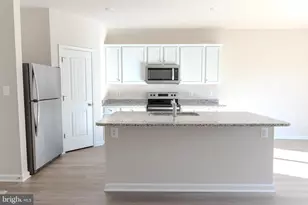 104 Cramsford St, Falling Waters, WV 25419 - Photo 5