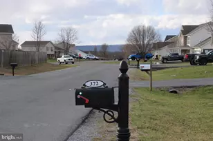 372 Marlowe Dr, Inwood, WV 25428 - Photo 7