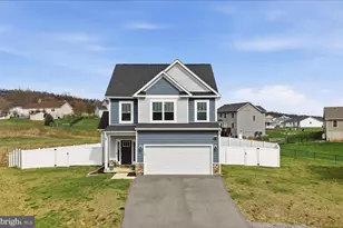 259 Twickenham Dr, Martinsburg, WV 25403 - Photo 1