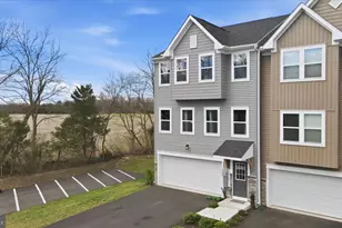 32 Lyriq Ct, Inwood, WV 25428 - Photo 3