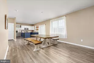 294 Aylesbury Ln, Martinsburg, WV 25403 - Photo 7