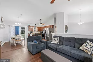 212 Freight Car Cir, Bunker Hill, WV 25413 - Photo 7