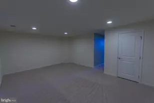 142 Norwood Dr, Falling Waters, WV 25419 - Photo 9