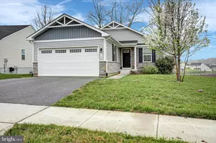 140 Cape Cod Cir, Martinsburg, WV 25403 - Photo 3