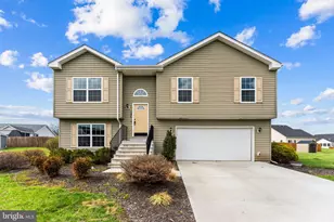 126 Invasion Ct, Bunker Hill, WV 25413 - Photo 1