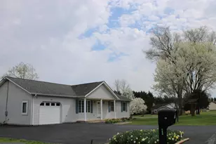 142 Braddock Blvd, Inwood, WV 25428 - Photo 7