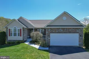 633 Bentley Dr, Inwood, WV 25428 - Photo 1
