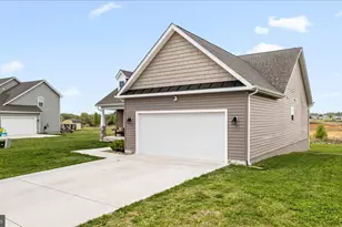 290 Recife Ct, Martinsburg, WV 25403 - Photo 3