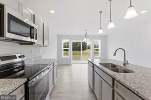 P5 Barrier Reef Dr, Martinsburg, WV 25403 - Photo 5