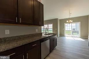 438 Ives St, Martinsburg, WV 25405 - Photo 7