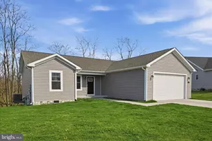 5 Peking Ln, Martinsburg, WV 25403 - Photo 3