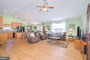 93 Invasion Ct, Bunker Hill, WV 25413 - Photo 7