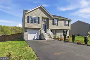 17 McKinley Ct, Inwood, WV 25428 - Photo 5