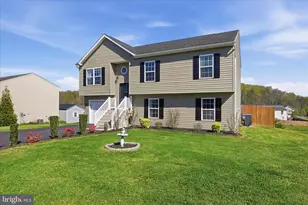 17 McKinley Ct, Inwood, WV 25428 - Photo 3