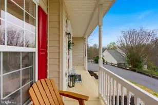 369 Rotterham Dr, Hedgesville, WV 25427 - Photo 5