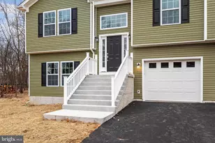 27 Powell Ln, Martinsburg, WV 25404 - Photo 3