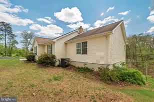 215 Ramblin Rose Ln, Martinsburg, WV 25404 - Photo 47