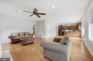 178 Stormfield Dr E, Martinsburg, WV 25404 - Photo 21