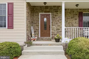 178 Stormfield Dr E, Martinsburg, WV 25404 - Photo 5
