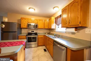 351 Mimosa Dr, Martinsburg, WV 25404 - Photo 17
