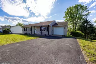 351 Mimosa Dr, Martinsburg, WV 25404 - Photo 7