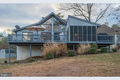 196 The Woods Rd, Hedgesville, WV 25427 - Photo 1