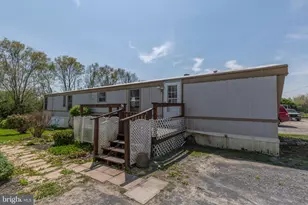 90 Fabric Dr, Bunker Hill, WV 25413 - Photo 1