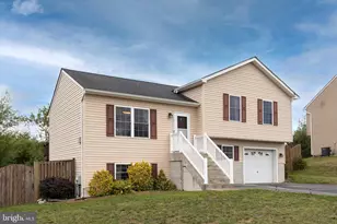 66 McKinley Ct, Inwood, WV 25428 - Photo 3