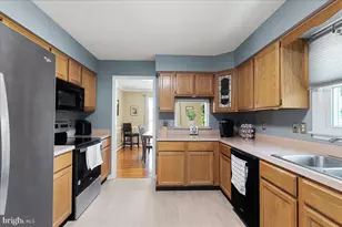 115 Montmorency Dr, Bunker Hill, WV 25413 - Photo 7