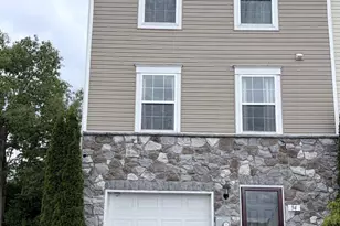 94 Teakwood Dr, Martinsburg, WV 25404 - Photo 1